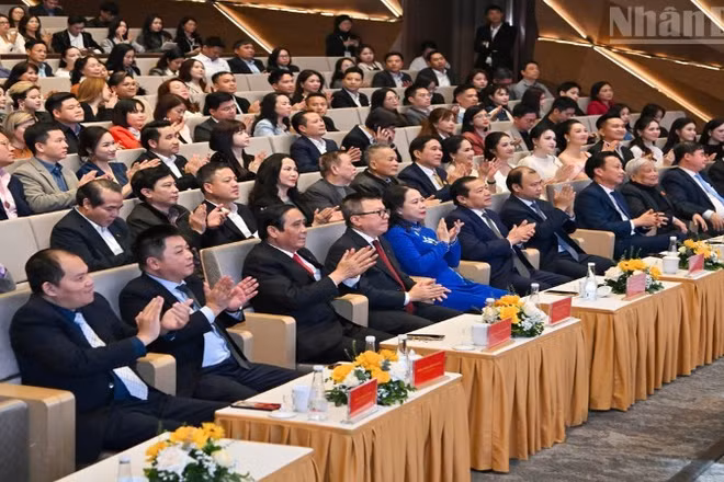 Các đại biểu tham dự Gala trao Giải thưởng Hành động vì cộng đồng 2025.