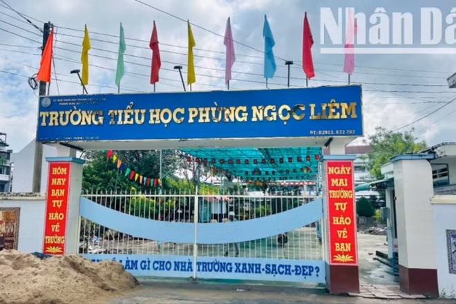 Trường tiểu học Phùng Ngọc Liêm (thành phố Bạc Liêu cũ) vừa được đầu tư hơn 33 tỷ đồng, xây dựng 15 phòng trọ mới, đồng thời sửa chữa, nâng cấp nhiều phòng học, phục vụ năm học 2025-2026 sắp tới. (Ảnh: TRỌNG DUY)