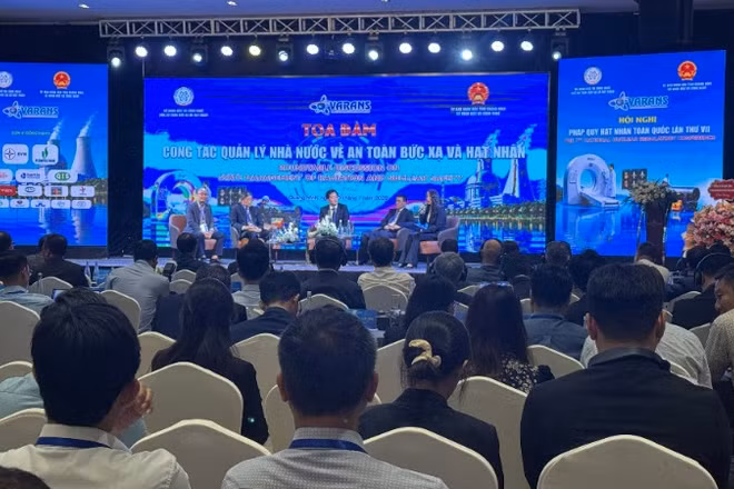 Quang cảnh Hội nghị Pháp quy hạt nhân toàn quốc lần thứ VII.