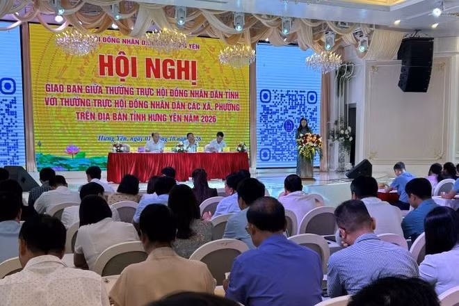 Hội nghị giao ban giữa Thường trực Hội đồng nhân dân tỉnh với Thường trực Hội đồng nhân dân 50 xã, phường khu vực phía bắc tỉnh Hưng Yên. (Ảnh Phạm Hà)