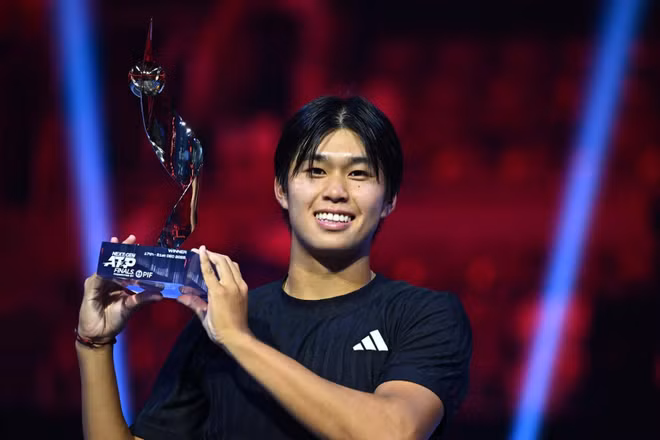 Tay vợt người Mỹ gốc Việt Learner Tien đăng quang Next Gen ATP Finals. (Ảnh: ATP)