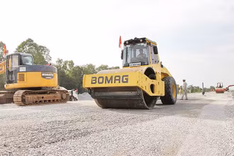 Tiến độ thi công Dự án thành phần 3 thuộc Dự án cao tốc Châu Đốc-Cần Thơ-Sóc Trăng (trục ngang giai đoạn 1) đang được đẩy nhanh.