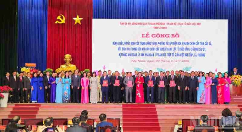 Ban Chấp hành Đảng bộ tỉnh Tây Ninh (mới) nhiệm kỳ 2020–2025 ra mắt. ndo_br_z6755963941936-775343ed310c522ecfadb8a35d0ed8a6.jpg