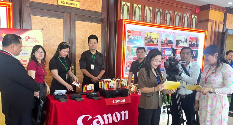 Chuyển đổi số chuyển biến tích cực sẽ góp phần nâng cao chất lượng phục vụ nhân dân. z7094947919002-da214a518db4e1a5cc99887d23d25f59.jpg