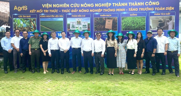 Đoàn công tác Ban Tuyên giáo và Dân vận Trung ương thăm đi thực tế Viện nghiên cứu nông nghiệp Thành Công. z6946195993084-2a59518732c3fa6f798958523e3d7228.jpg