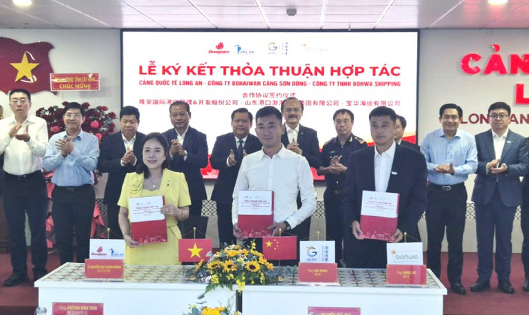 Lãnh đạo Cảng quốc tế Long An ký kết thỏa thuận hợp tác với SPG Bohaiwan Port - Cụm cảng Sơn Đông và hãng tàu Bohwa Shiping (Trung Quốc). z6856505192857-ea8e1d63fe3bceaa370f60004264aeaf.jpg