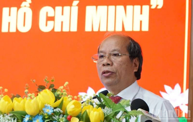 Trưởng Ban Tuyên giáo và Dân vận Tỉnh ủy Long An Hoàng Đình Cán phát biểu tại Hội nghị. ndo_br_z6743916546490-29b3613c5771cf3eaf5deaf00c28364d.jpg