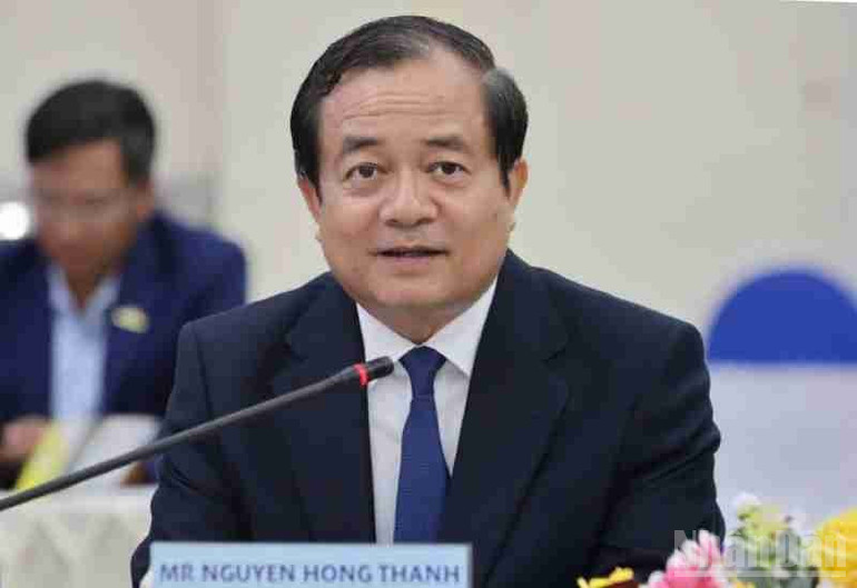 Phó Chủ tịch Ủy ban nhân tỉnh Tây Ninh Nguyễn Hồng Thanh phát biểu. Phó Chủ tịch Ủy ban nhân tỉnh Tây Ninh Nguyễn Hồng Thanh phát biểu.