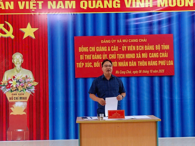 Lãnh đạo xã Mù Cang Chải tiếp xúc cử tri. mu2.jpg