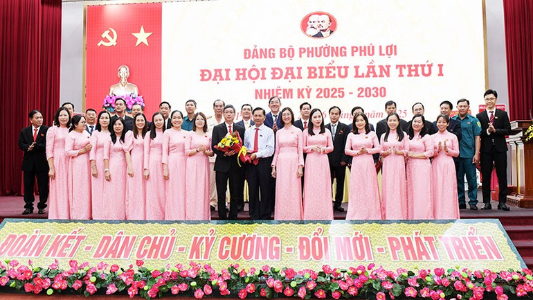 Ban Chấp hành mới của Đảng bộ phường Phú Lợi ra mắt trước đại hội ra-nat.jpg