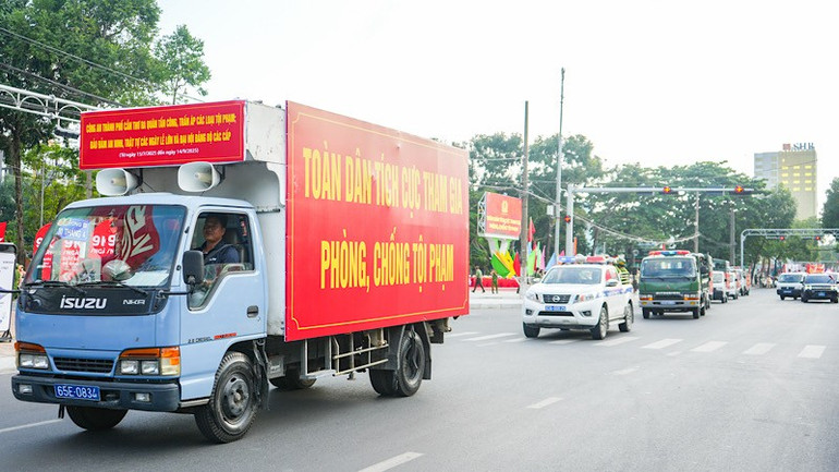 Công an Cần Thơ tuyên truyền nâng cao ý thức phòng, chống tội phạm cho cộng đồng. img-2025-07-15-180820.jpg