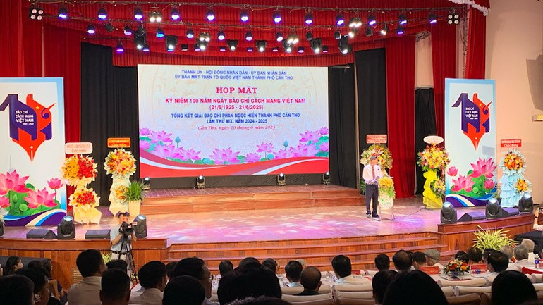 Quang cảnh buổi họp mặt. img-2025-06-20-083835.jpg