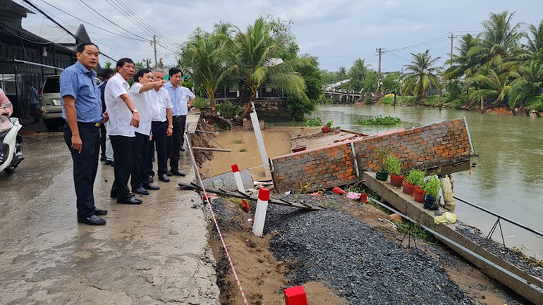 Lãnh đạo Cần Thơ khảo sát các điểm sạt lở cần khắc phục. img-2025-06-12-153405.jpg