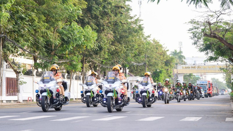 Công an thành phố Cần Thơ ra quân bảo đảm an ninh trật tự dịp lễ tết.