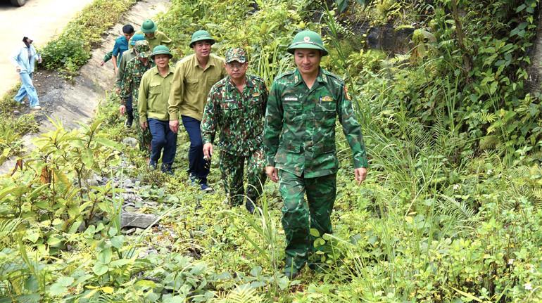 Đường tuần tra biên giới tại Mường Khương rất cần được đầu tư, nâng cấp. mk2.jpg