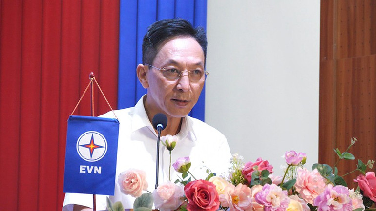 Đồng chí Nguyễn Anh Tuấn, Giám đốc Công ty Điện lực Lào Cai phát biểu. 44.jpg