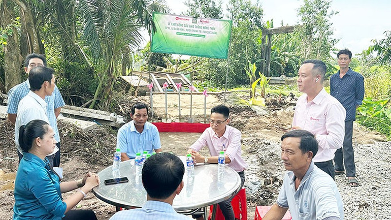Đại diện Công ty Cổ phần Nam Dược phát biểu tại buổi lễ. a.jpg