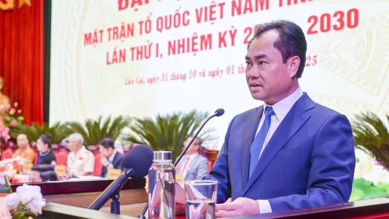 Đồng chí Trịnh Việt Hùng, Ủy viên dự khuyết Trung ương Đảng, Bí thư Tỉnh ủy, Chủ tịch Hội đồng nhân dân tỉnh Lào Cai phát biểu tại Đại hội. mttq3-7578.jpg