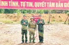 Ban chỉ huy Tiểu đoàn 5 tuyên dương học viên bắn giỏi.