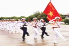 Chắc tay súng, với quyết tâm “còn người còn đảo”.