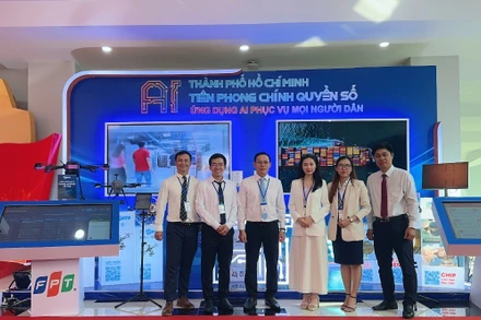 Tập đoàn FPT phối hợp cùng Trung tâm Chuyển đổi số Thành phố Hồ Chí Minh tham gia trưng bày các sản phẩm, giải pháp công nghệ tiêu biểu bên lề Đại hội đại biểu Đảng bộ Thành phố Hồ Chí Minh lần thứ I.