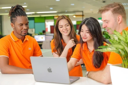 Tập đoàn FPT tiếp tục ghi dấu trên thị trường công nghệ quốc tế, khẳng định năng lực trong cả phát triển công nghệ AI và cung cấp dịch vụ phần mềm cho doanh nghiệp toàn cầu.