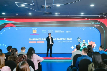 Toàn cảnh tọa đàm “Nhận diện bẫy lừa - An tâm vui sắm”.