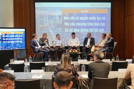 Hội thảo chuyên đề “Từ đường sắt thông minh đến giao thông thông minh và thành phố thông minh: Nhu cầu nguồn nhân lực”.
