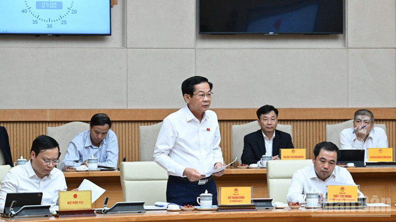 Bộ trưởng Nội vụ Đỗ Thanh Bình báo cáo tại cuộc họp. (Ảnh: TRẦN HẢI) ndo_br_b6-2632.jpg