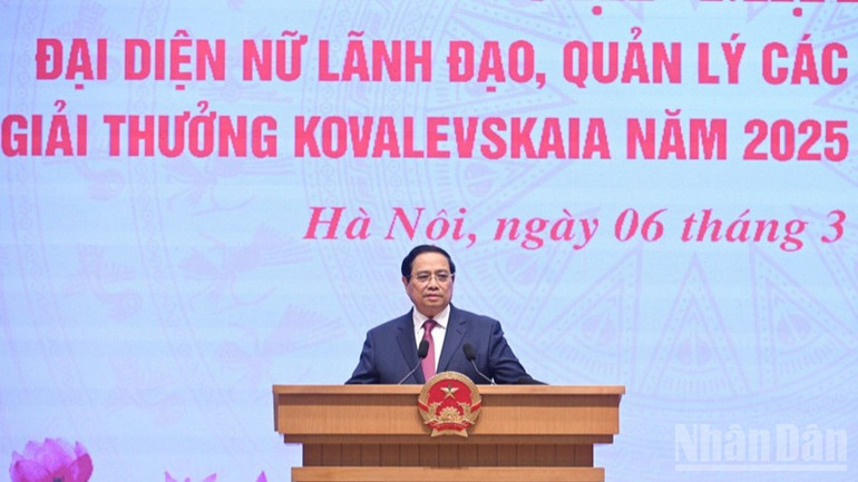 Thủ tướng Phạm Minh Chính phát biểu ý kiến tại cuộc gặp mặt. (Ảnh: Trần Hải)