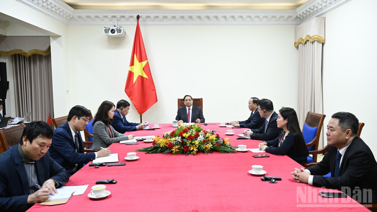 Quang cảnh cuộc điện đàm. (Ảnh: TRẦN HẢI)