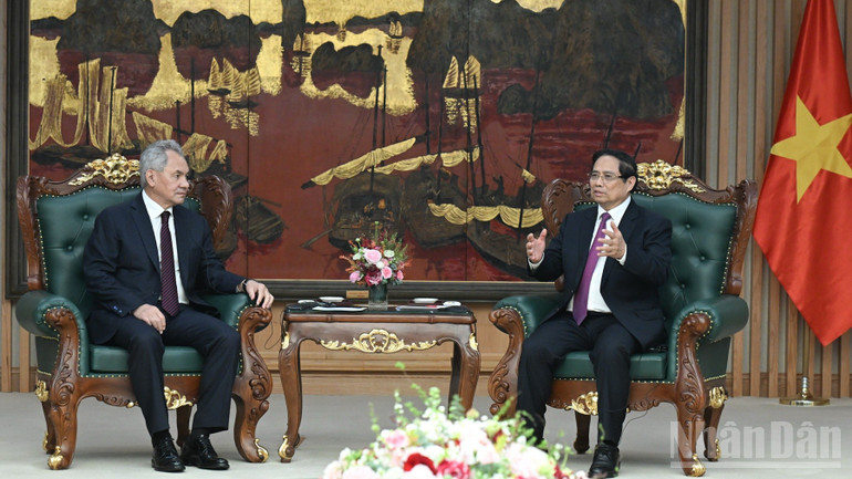 Thủ tướng Chính phủ Phạm Minh Chính tiếp Đại tướng Sergei Shoigu, Thư ký Hội đồng An ninh Liên bang Nga. (Ảnh: Trần Hải)