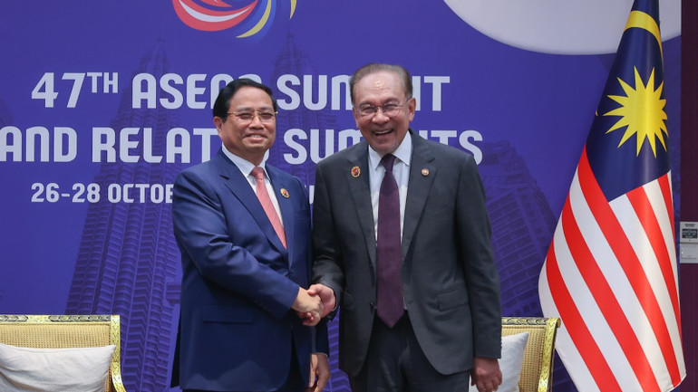 Thủ tướng Chính phủ Phạm Minh Chính gặp Thủ tướng Malaysia Anwar Ibrahim. (Ảnh: VGP/Nhật Bắc) m1-2807.jpg