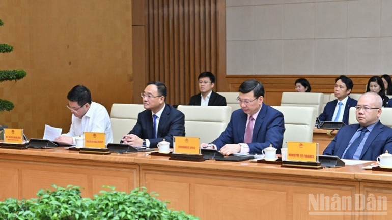 Đại diện lãnh đạo các bộ, ngành Việt Nam tham dự buổi tiếp, làm việc. (Ảnh: Trần Hải) Đại diện lãnh đạo các bộ, ngành Việt Nam tham dự buổi tiếp, làm việc. (Ảnh: Trần Hải)