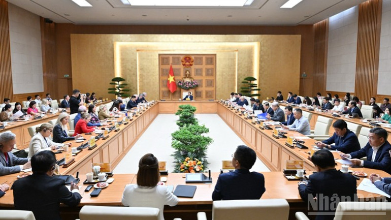 Quang cảnh buổi tiếp, làm việc. (Ảnh: Trần Hải) Quang cảnh buổi tiếp, làm việc. (Ảnh: Trần Hải)