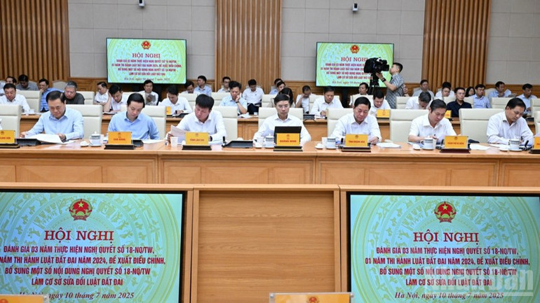 Các đại biểu tham dự hội nghị. (Ảnh: TRẦN HẢI) ndo_br_a2-5547.jpg