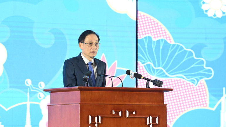 ফোরামে বক্তব্য রাখছেন পররাষ্ট্রমন্ত্রী লে হোয়াই ট্রুং। (ছবি: ট্রান হাই) Bộ trưởng Ngoại giao Lê Hoài Trung phát biểu ý kiến tại Diễn đàn. (Ảnh: TRẦN HẢI)