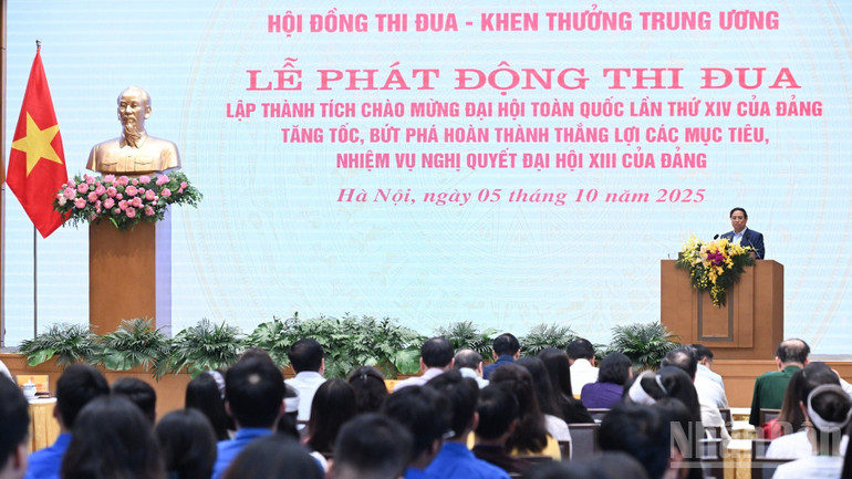 Quang cảnh Lễ phát động thi đua lập thành tích chào mừng Đại hội lần thứ XIV của Đảng. (Ảnh TRẦN HẢI) ndo_br_a3-9325.jpg