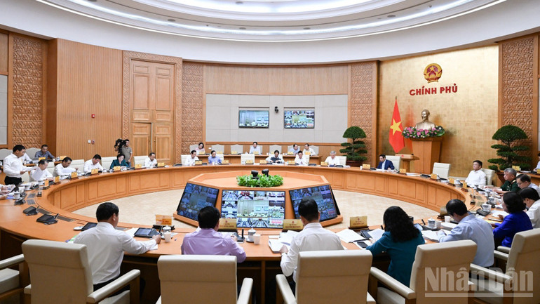Quang cảnh Phiên họp Chính phủ thường kỳ tháng 9 và Hội nghị trực tuyến Chính phủ với các địa phương. (Ảnh: TRẦN HẢI) ndo_br_b1-5914.jpg