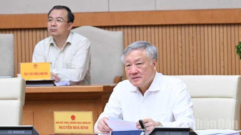 Phó Thủ tướng Thường trực Chính phủ Nguyễn Hòa Bình phát biểu ý kiến tại phiên họp. (Ảnh: TRẦN HẢI) ndo_br_b4-9727.jpg
