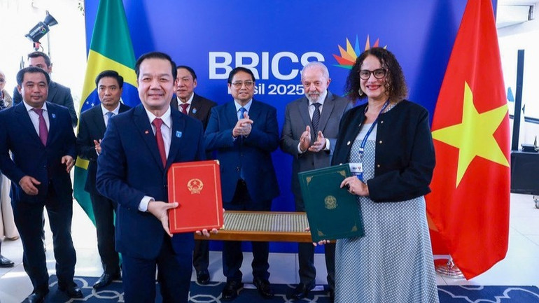 Thủ tướng Chính phủ và Tổng thống Brazil chứng kiến Lễ trao Bản ghi nhớ hợp tác khoa học-công nghệ, đổi mới sáng tạo và chuyển đổi số. (Ảnh: VGP/NHẬT BẮC) anh-5-7297.jpg