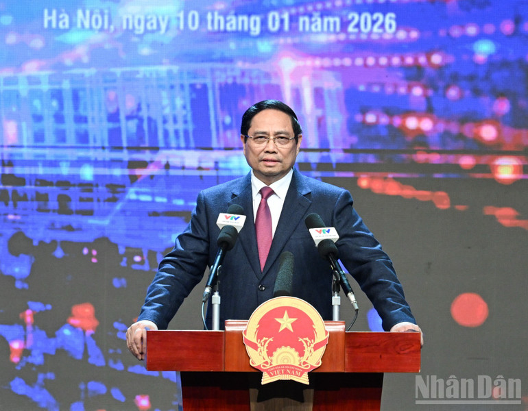 Thủ tướng Phạm Minh Chính phát biểu ý kiến chỉ đạo tại hội nghị. (Ảnh TRẦN HẢI)