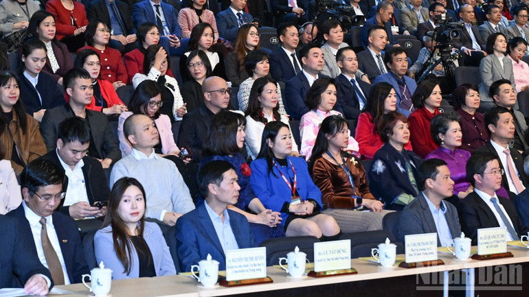 Các đại biểu tham dự hội nghị. (Ảnh TRẦN HẢI)