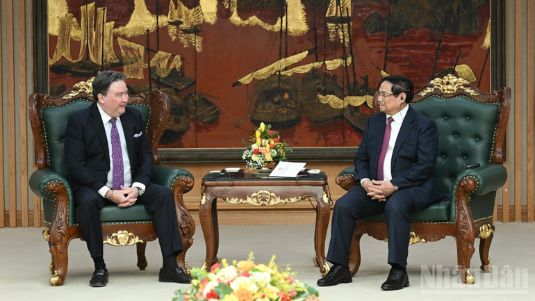 Thủ tướng Chính phủ Phạm Minh Chính tiếp Đại sứ Hoa Kỳ tại Việt Nam Marc E.Knapper. (Ảnh TRẦN HẢI)