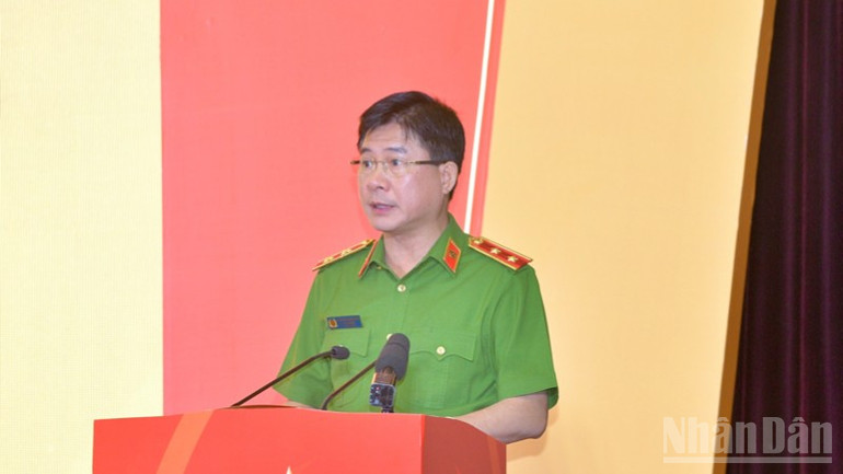 Trung tướng Nguyễn Tuấn Anh, Cục Cảnh sát phòng cháy, chữa cháy và cứu hộ, cứu nạn (Bộ Công an) phát biểu tại diễn đàn. (Ảnh: THANH GIANG) ndo_br_aa2-5883.jpg