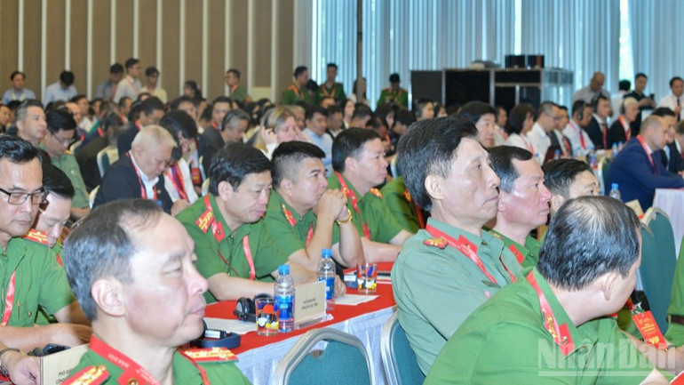Các đại biểu tham dự diễn đàn. (Ảnh: THANH GIANG) ndo_br_aa6-9106.jpg