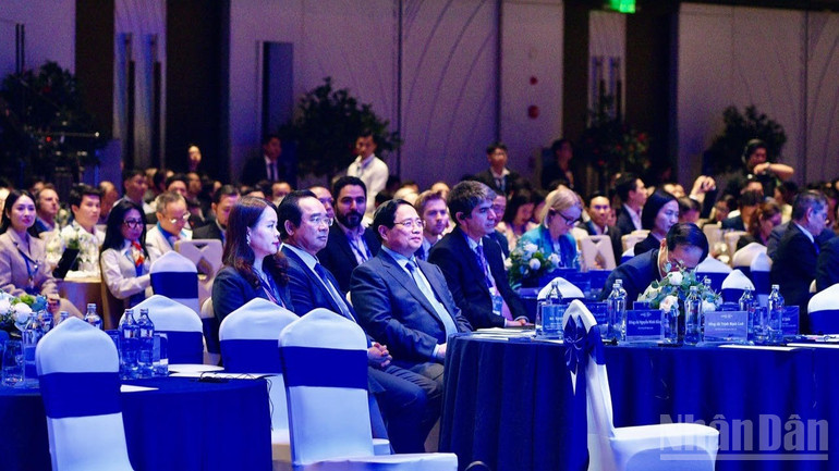 Thủ tướng Phạm Minh Chính và các đại biểu tham dự Phiên đối thoại. (Ảnh: THANH GIANG)