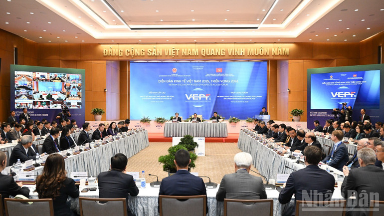 فورم کا منظر۔ (تصویر: ٹران ہائی) ndo_br_2-5473.jpg