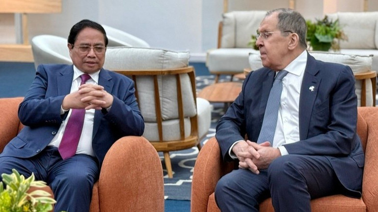 Tại cuộc tiếp Bộ trưởng Ngoại giao Nga Sergei Lavrov, hai bên khẳng định lại các nguyên tắc, định hướng lớn để đẩy mạnh và tăng cường hợp tác, phát triển quan hệ hữu nghị truyền thống và Đối tác chiến lược toàn diện Việt Nam-Liên bang Nga. (Ảnh: VGP/Nhật Bắc) nga-2691.jpg