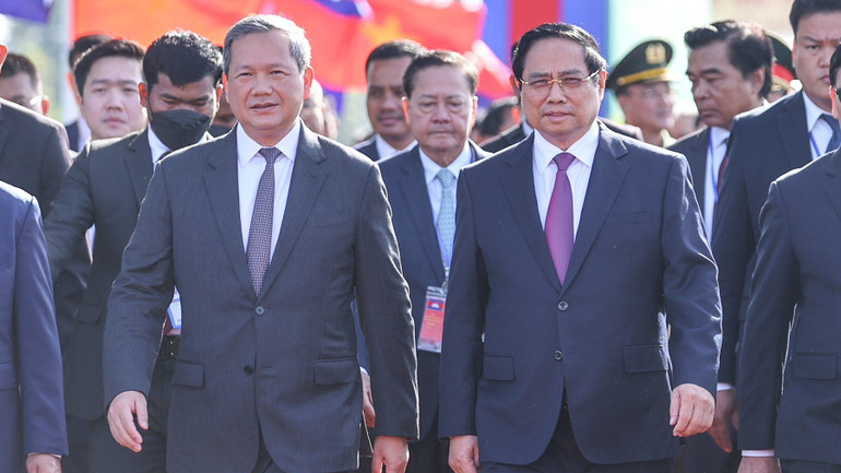 The Prime Ministers of Vietnam and Cambodia attended the opening ceremony of the Tan Nam (Tay Ninh) - Meun Chey (Prey Veng) international border gate pair. (Photo: VGP/Nhat Bac) a3-3778.jpg